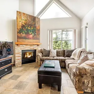 Wildwood By Cozystay Signature , Whistler Canada