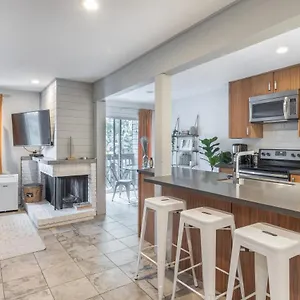 Updated Whistler Creek Studio With Parking , Whistler Canada