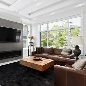 Cheerful 5 Bedroom House In , Vancouver Canada